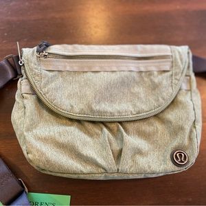 VGUC Lululemon festival bag